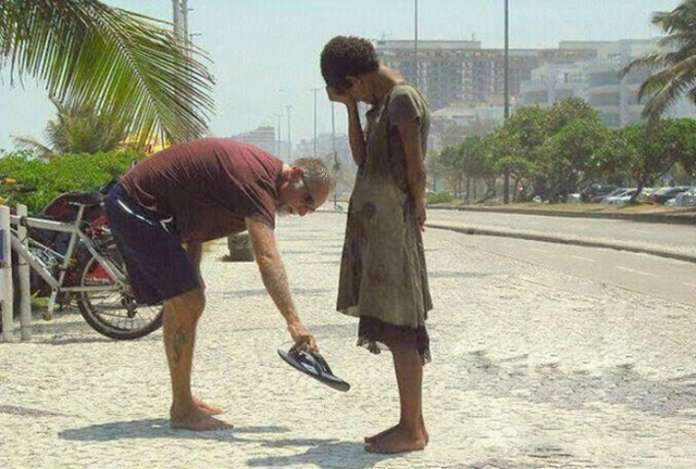 random-acts-of-kindness-shoes-for-the-shoeless